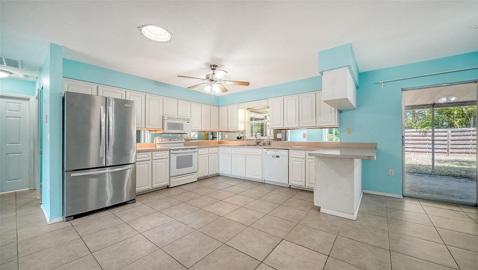 1546 Georgetowne Ln Property Photo 15
