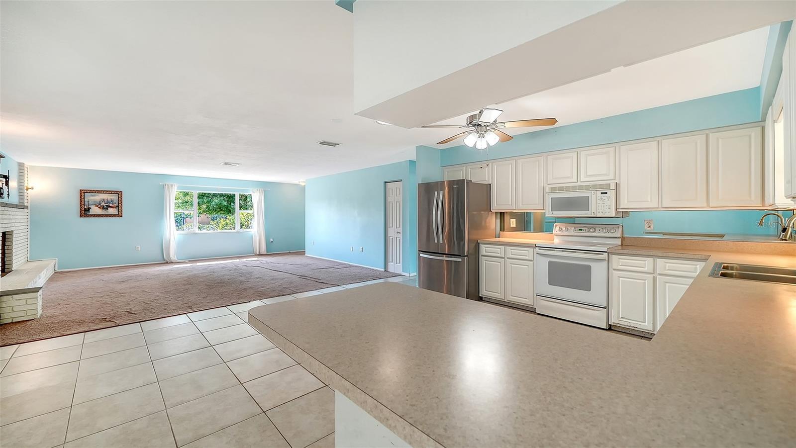 1546 Georgetowne Ln Property Photo 17