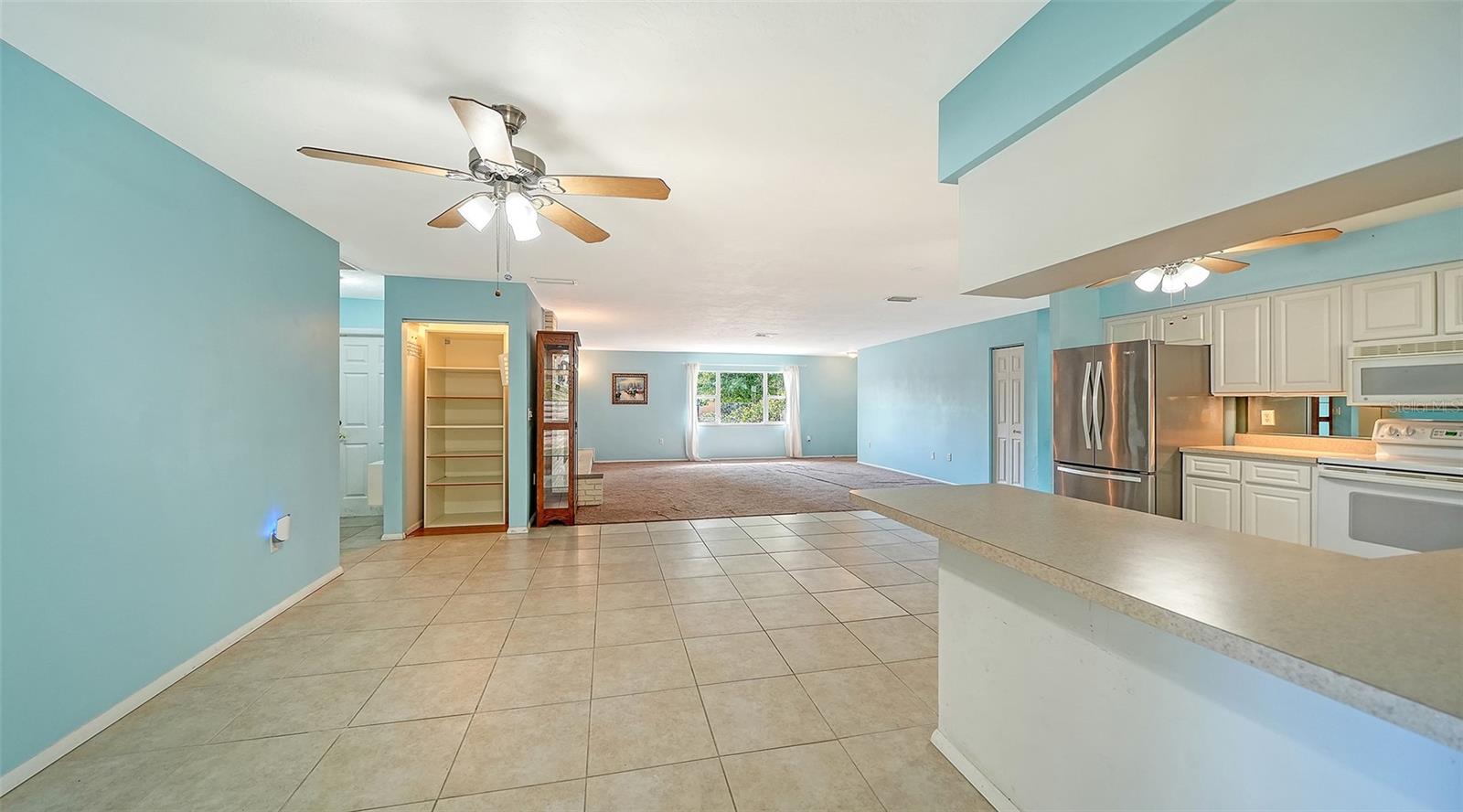 1546 Georgetowne Ln Property Photo 24