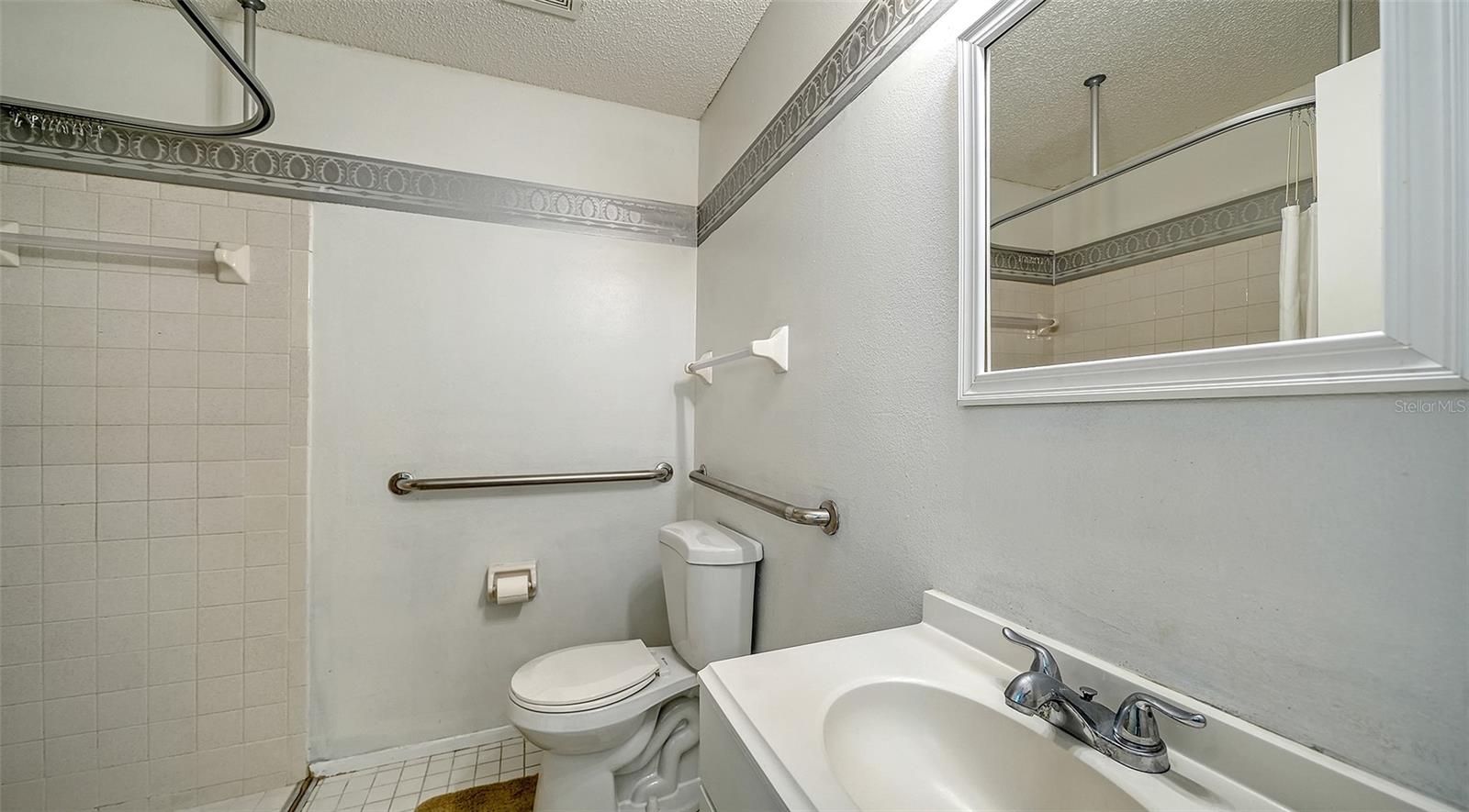 1546 Georgetowne Ln Property Photo 27