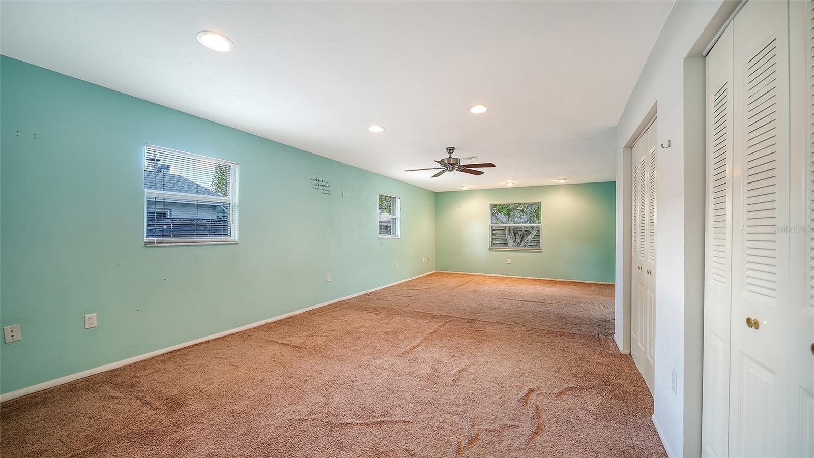 1546 Georgetowne Ln Property Photo 30