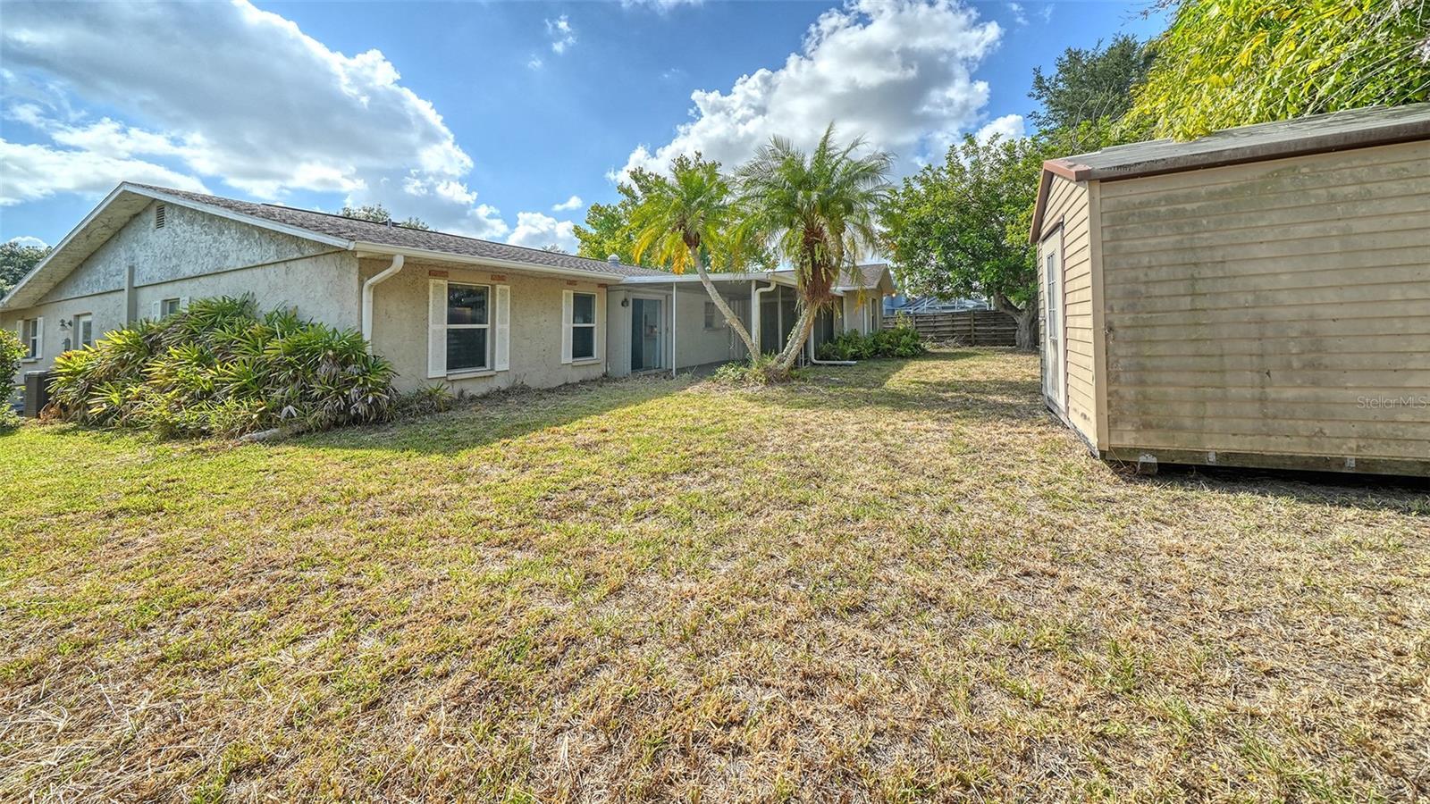 1546 Georgetowne Ln Property Photo 38