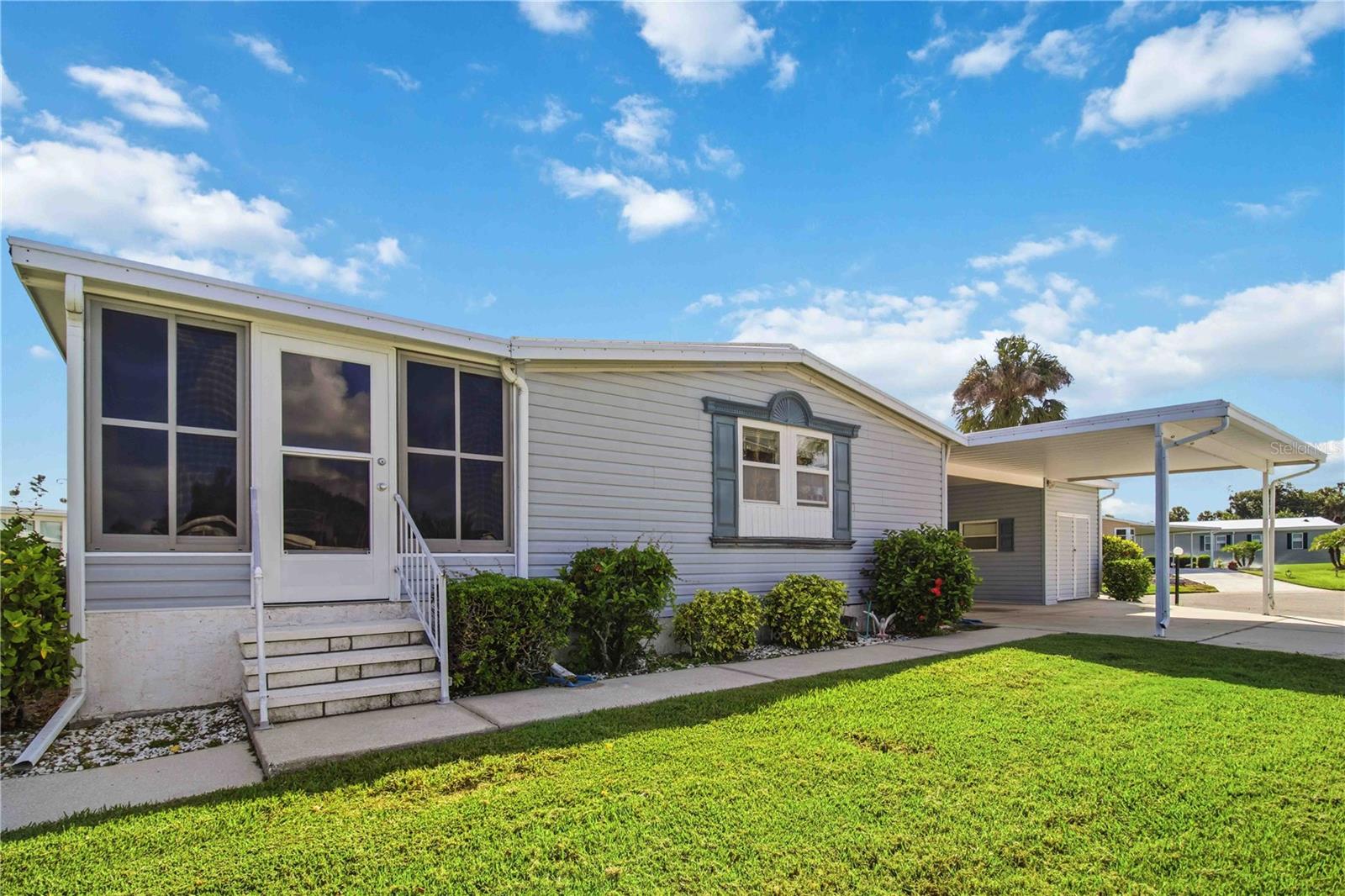 8476 Imperial Cir Property Photo 1