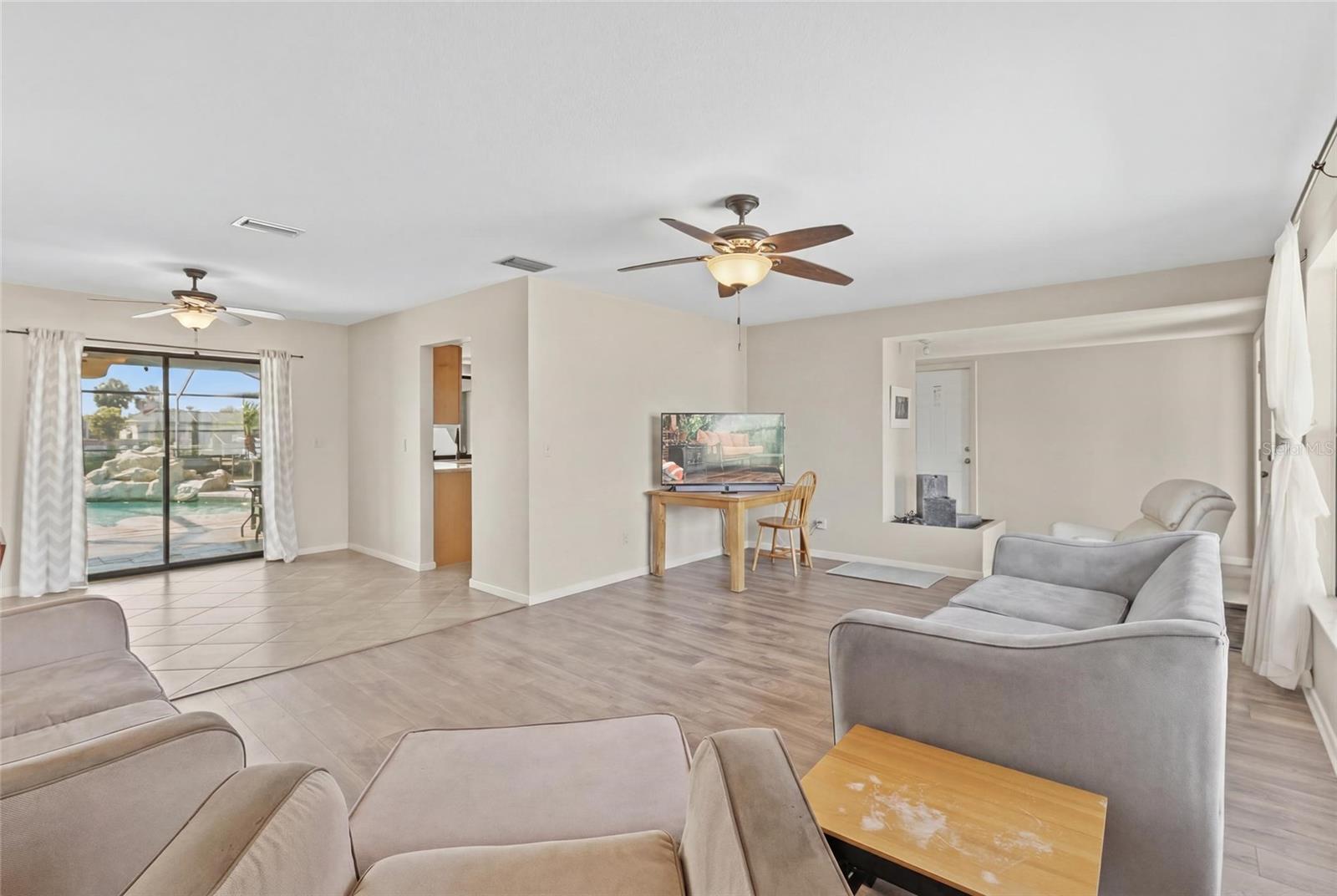 921 Birdie Way Property Photo 4