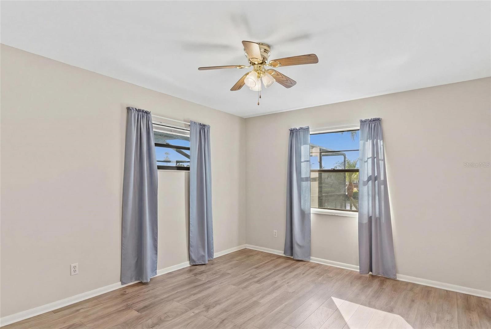 921 Birdie Way Property Photo 15
