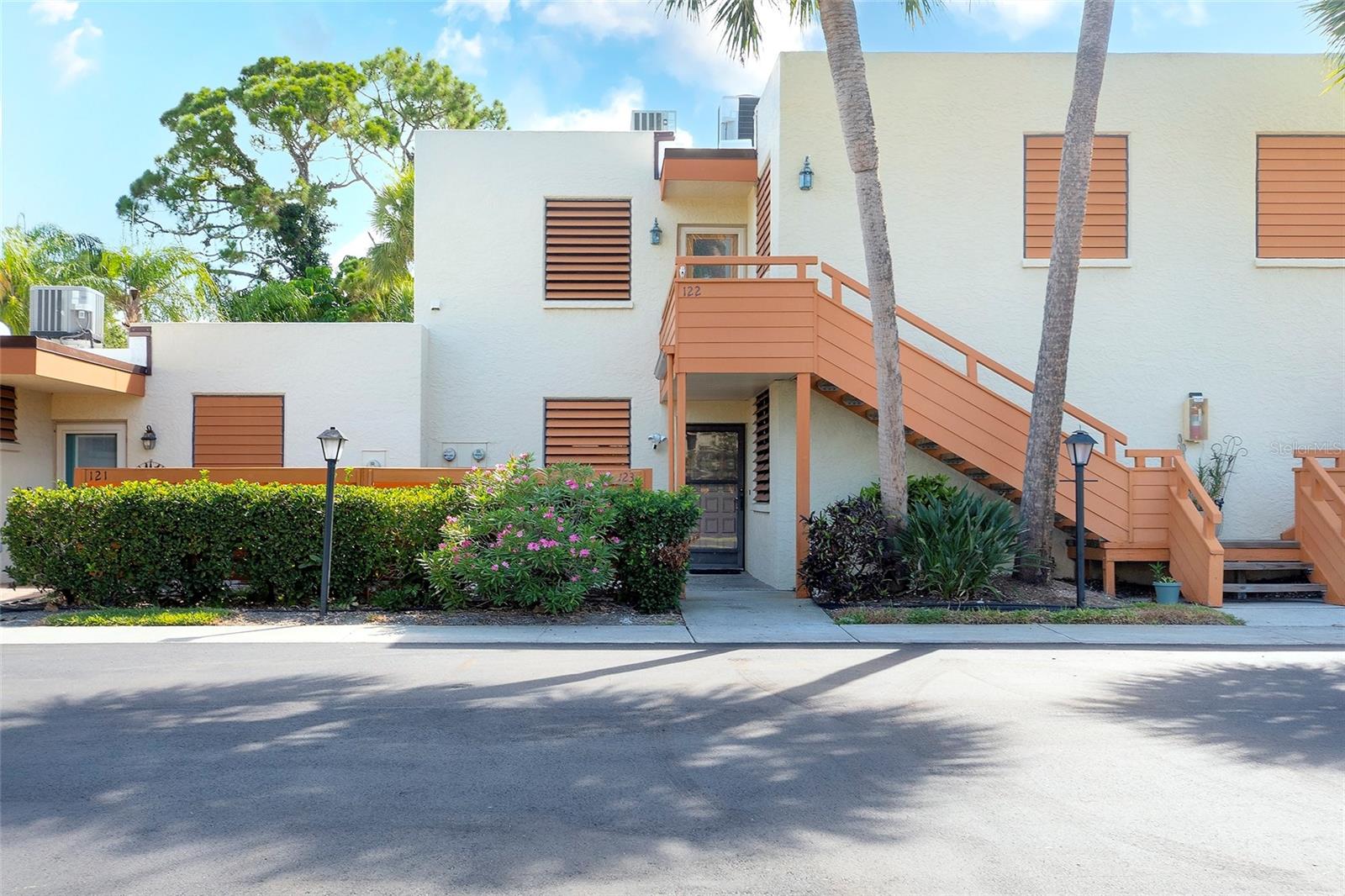 123 WILD PALM DR #123