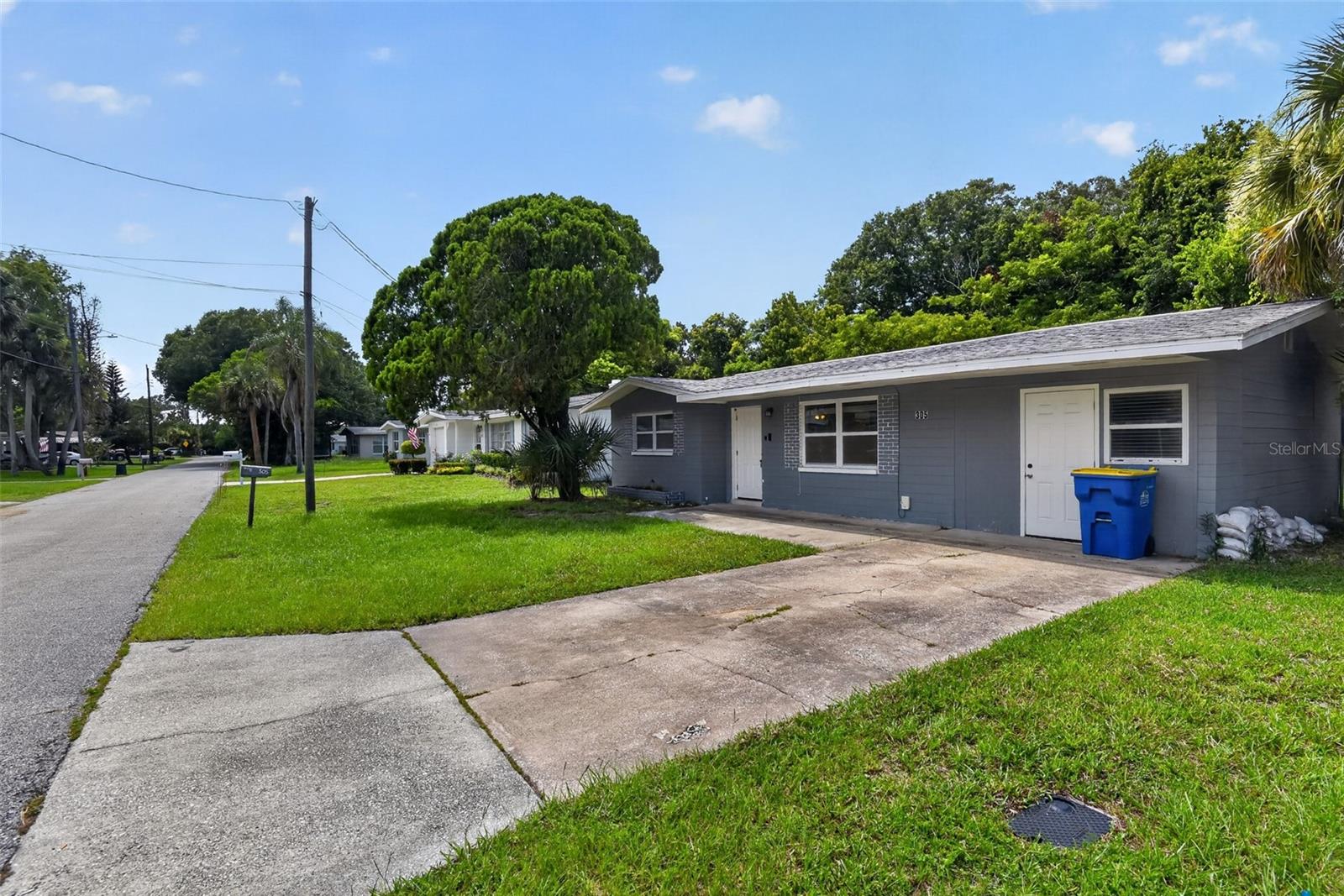 305 Joyce St Property Photo 4