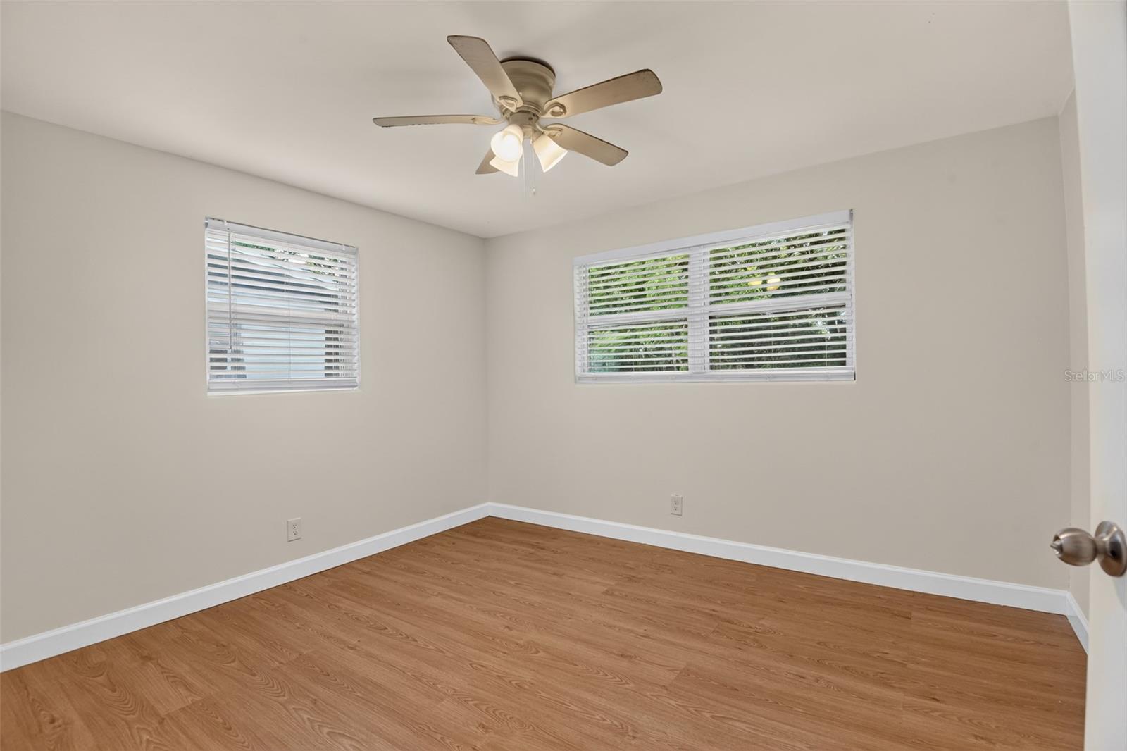 305 Joyce St Property Photo 14