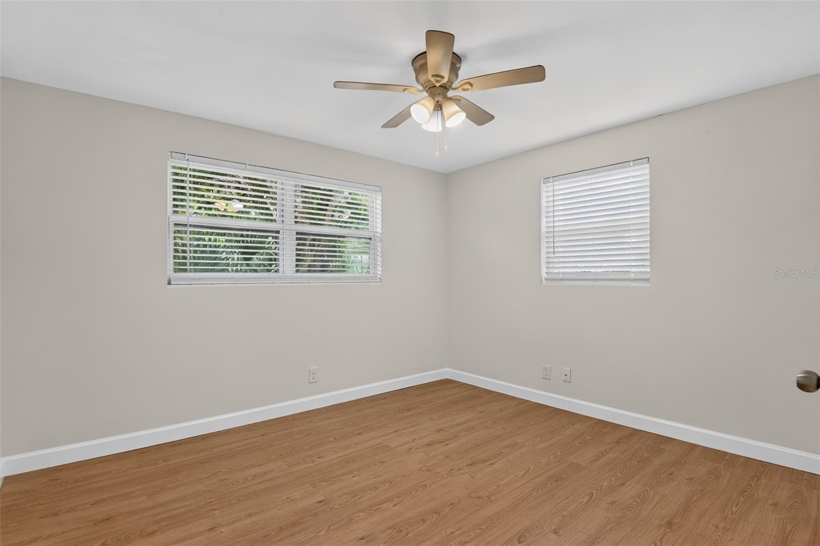 305 Joyce St Property Photo 18