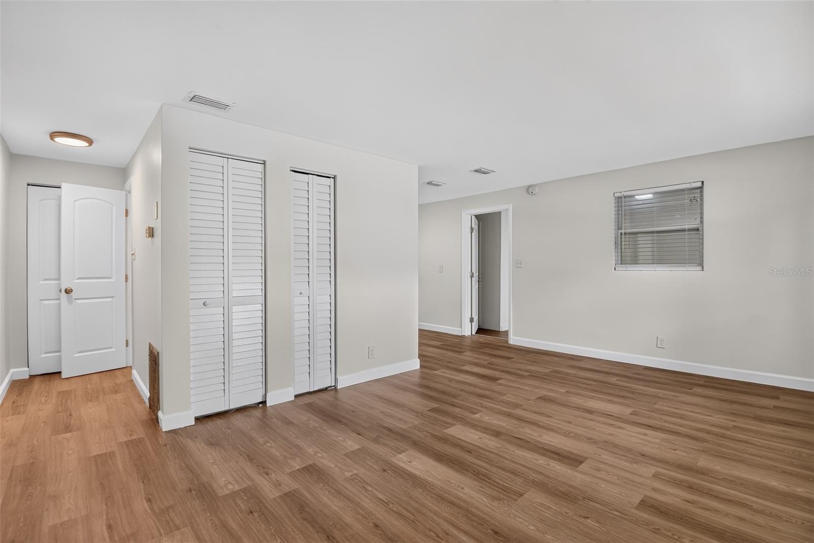 305 Joyce St Property Photo 19
