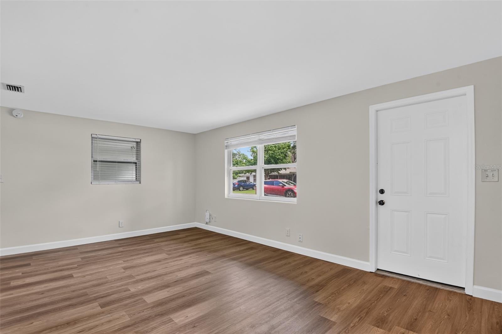 305 Joyce St Property Photo 23
