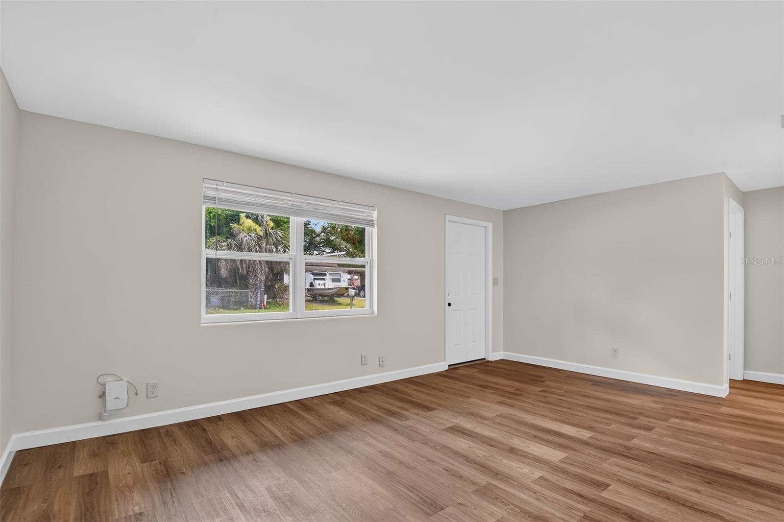 305 Joyce St Property Photo 24