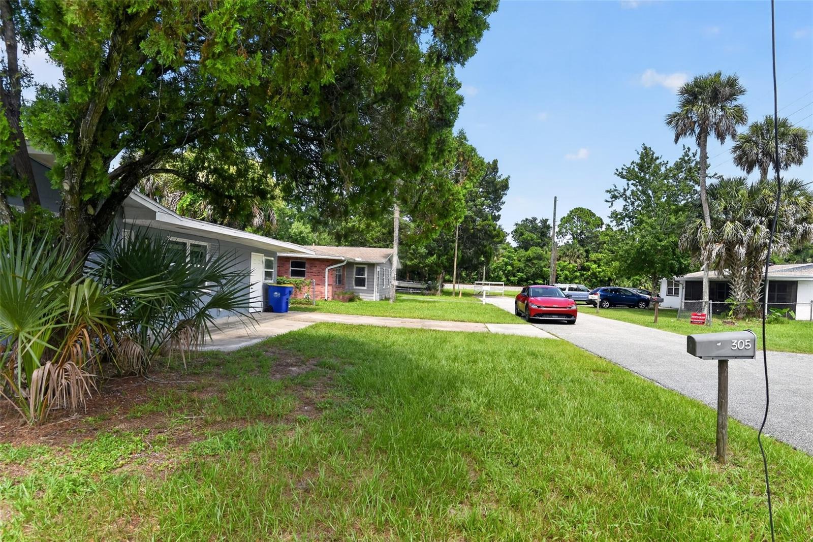 305 Joyce St Property Photo 27