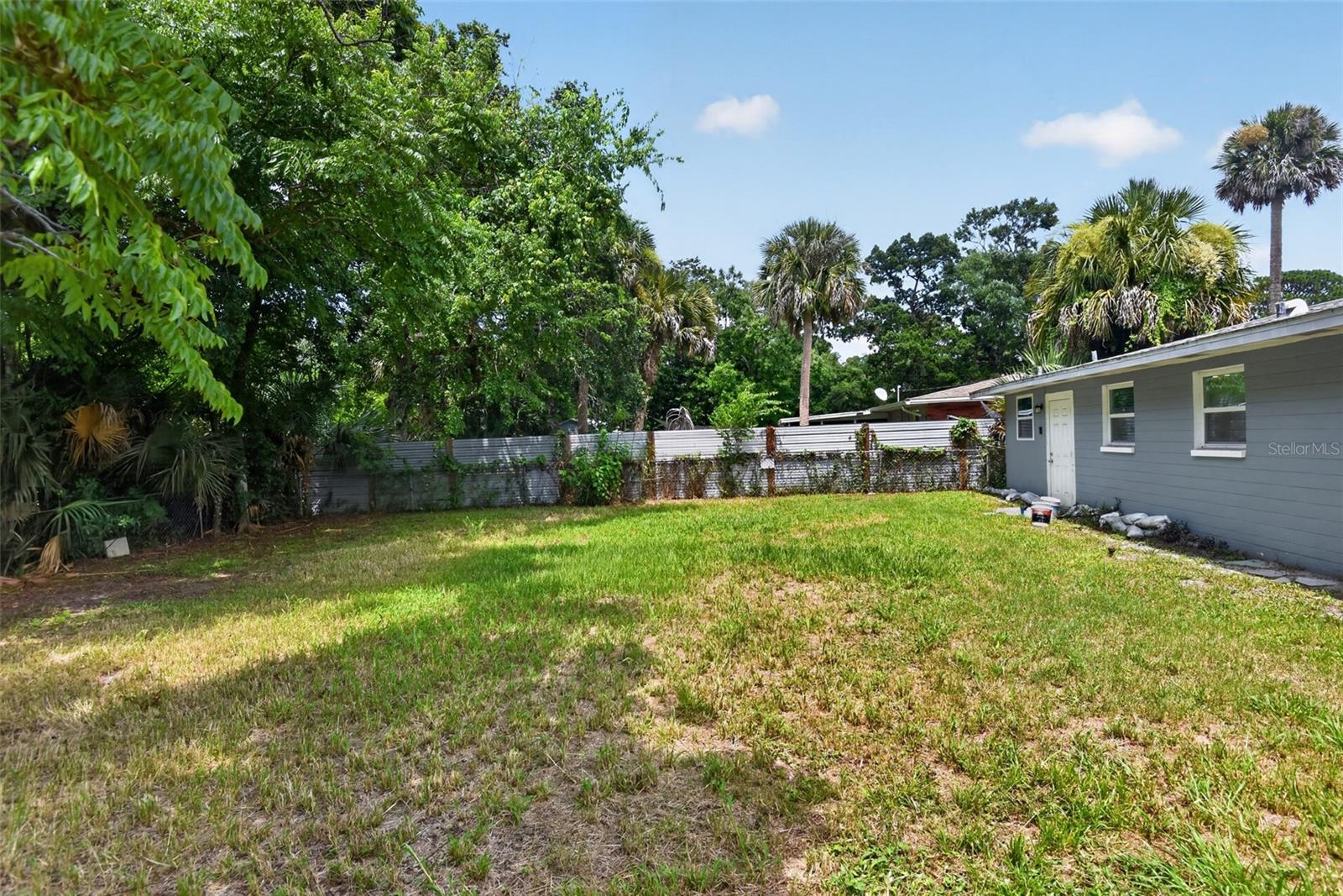 305 Joyce St Property Photo 28