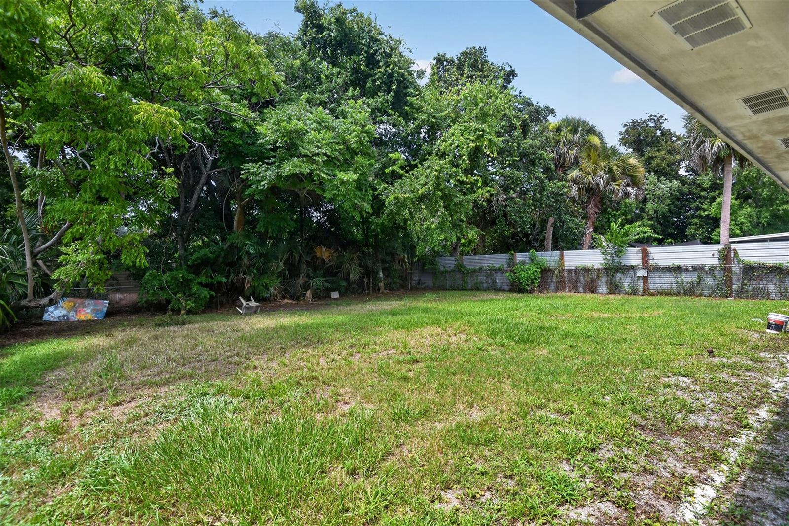 305 Joyce St Property Photo 33