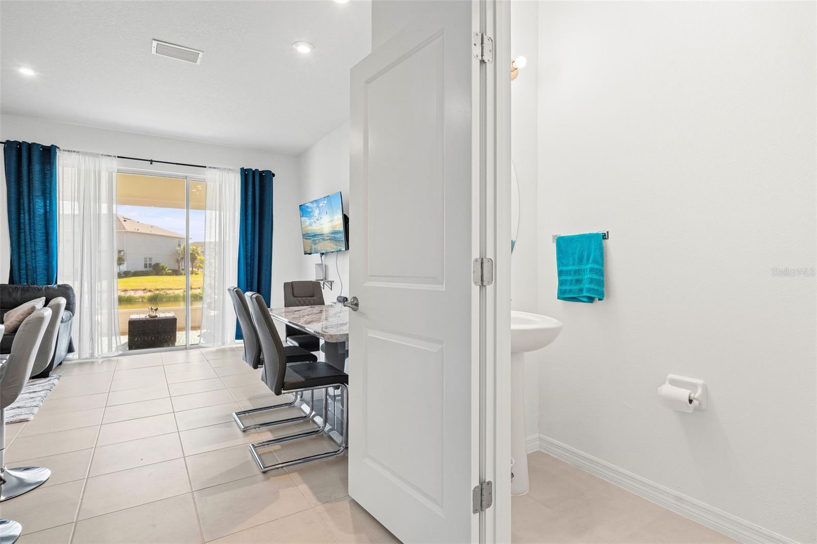 5725 Haven Ter Property Photo 5