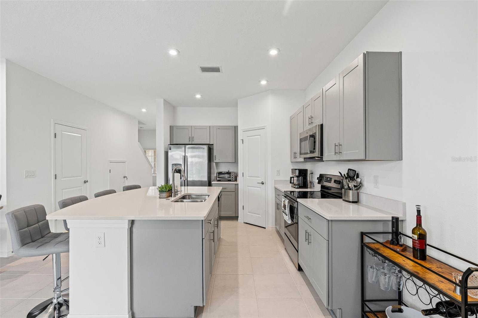 5725 Haven Ter Property Photo 10