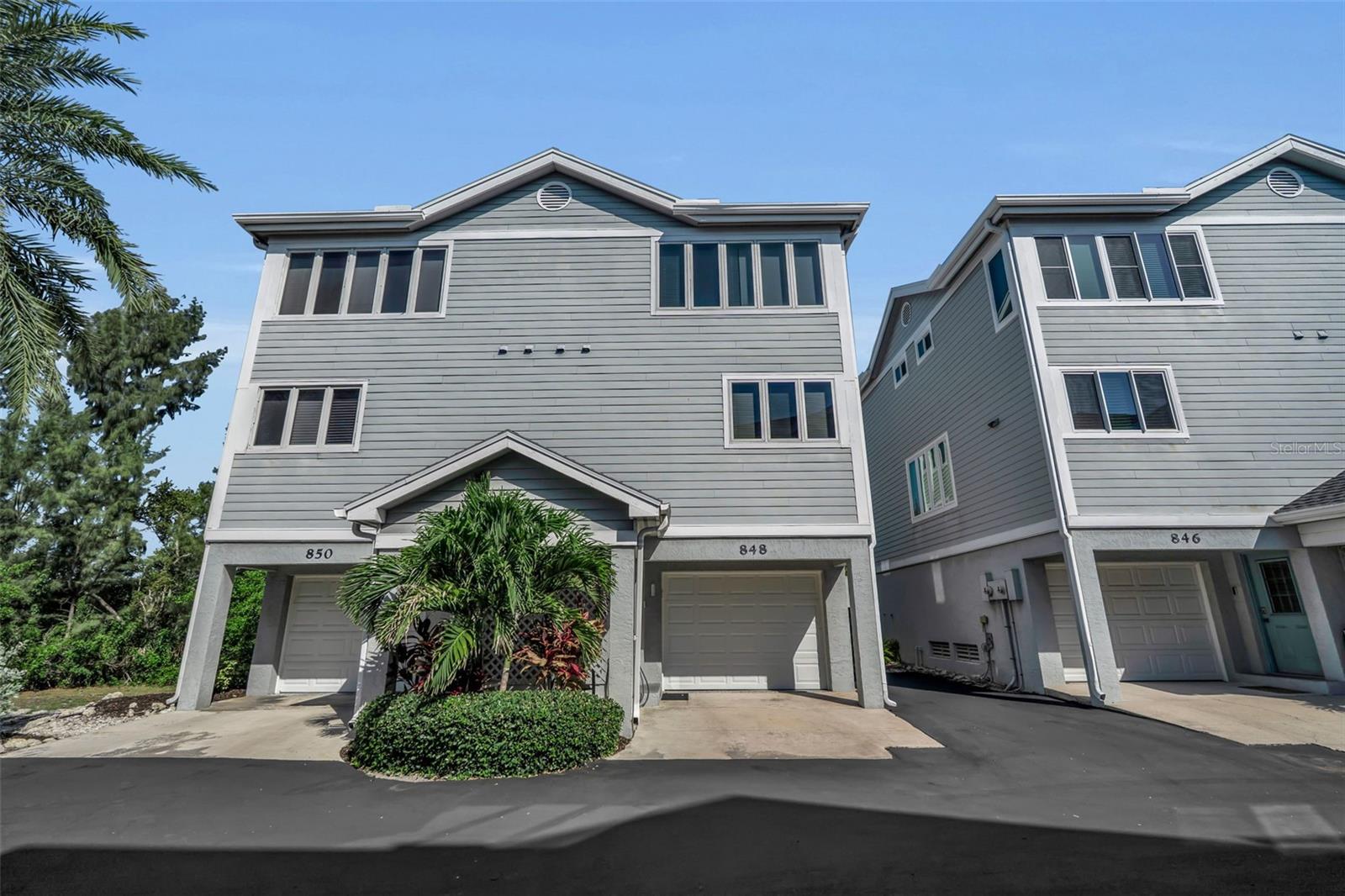 848 Evergreen Way Property Photo 1