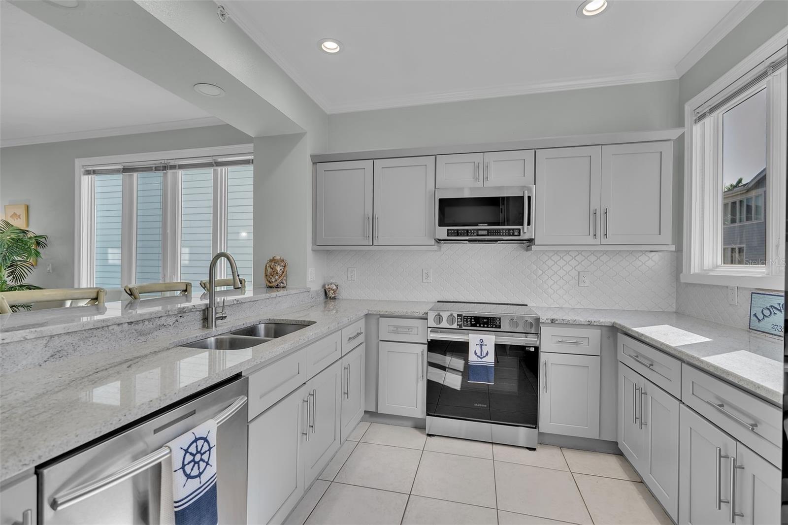 848 Evergreen Way Property Photo 9