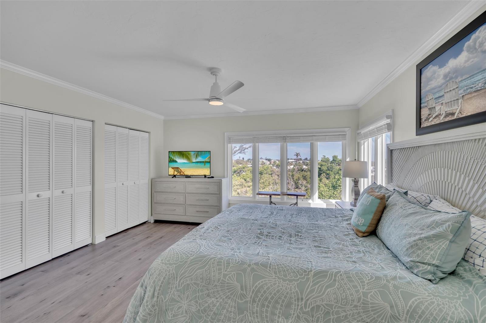848 Evergreen Way Property Photo 16