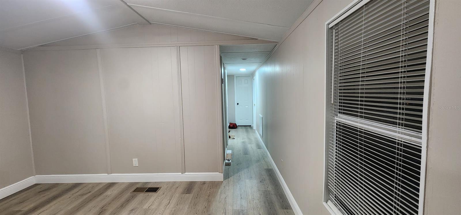 14810 Thompson Ave Property Photo 9