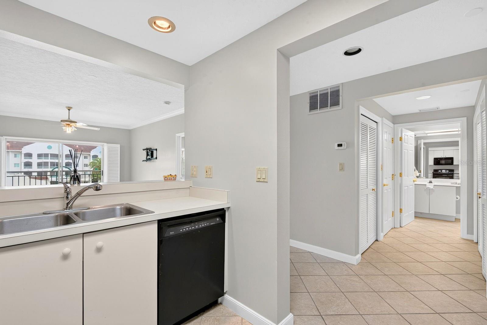 3731 Sarasota Square Blvd #205d Property Photo 9