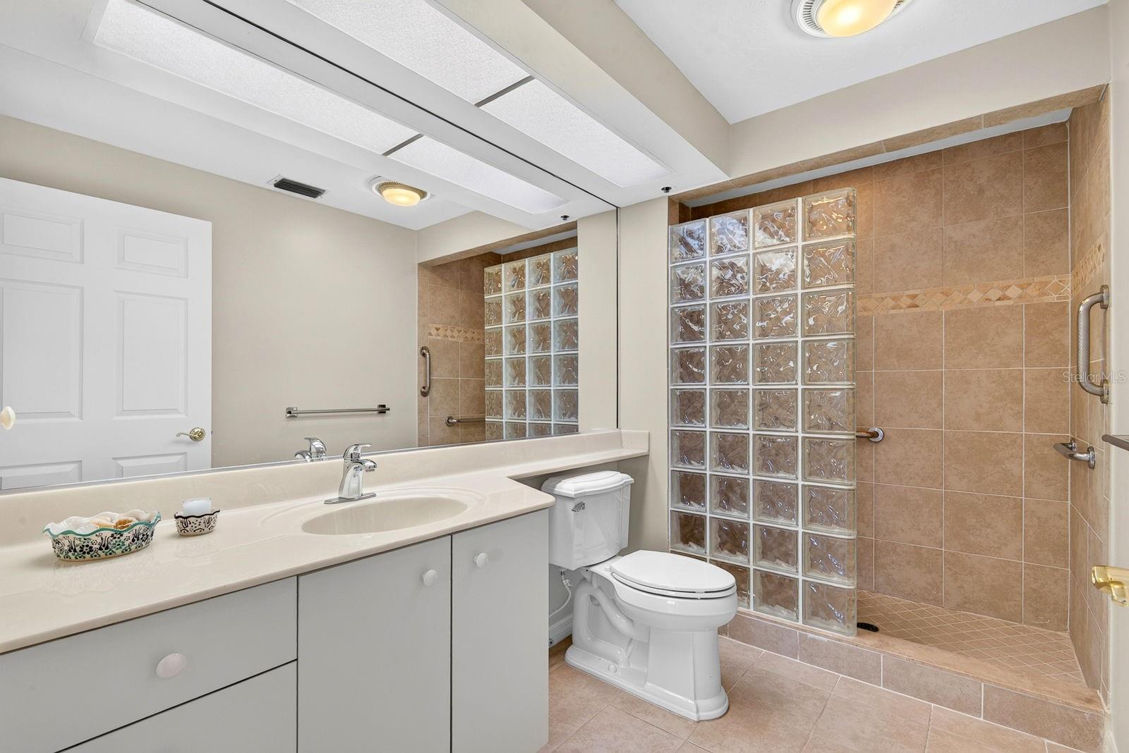 3731 Sarasota Square Blvd #205d Property Photo 14