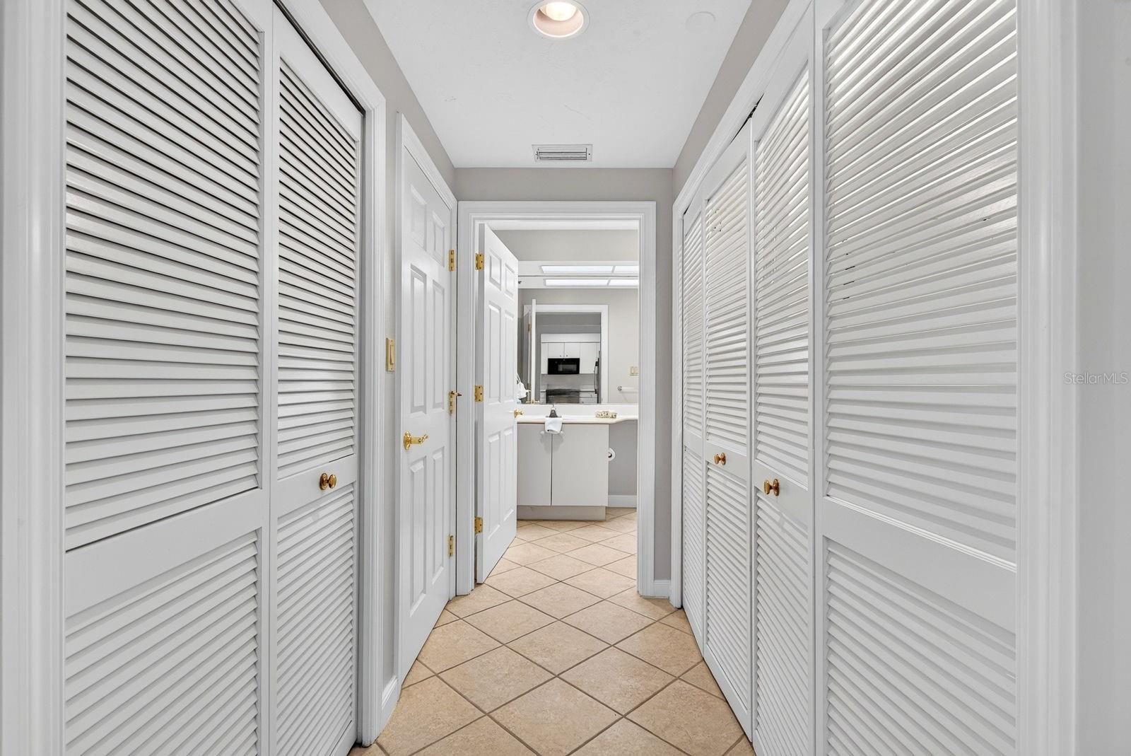 3731 Sarasota Square Blvd #205d Property Photo 28
