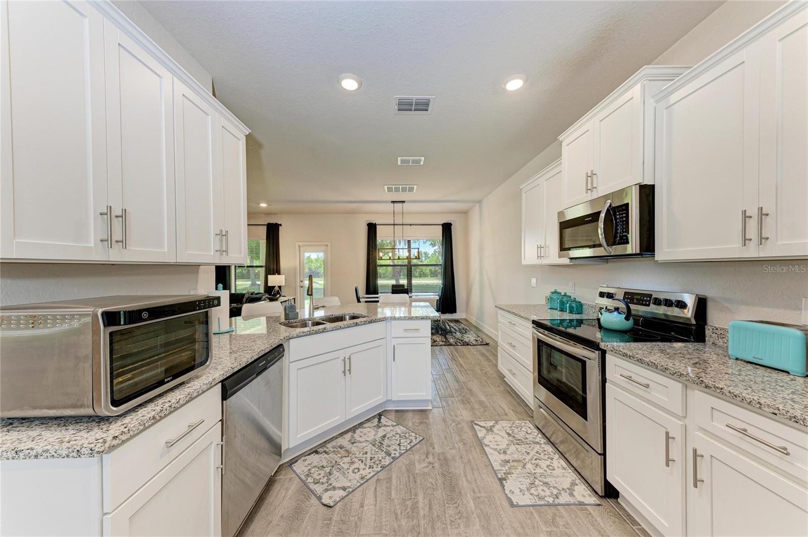 9507 43rd Ct E Property Photo 11