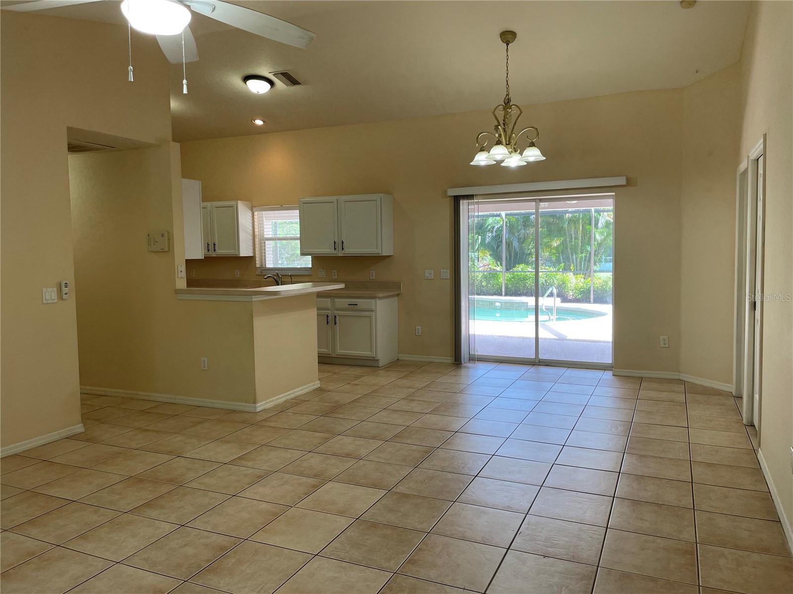 4060 Calatrava Ave Property Photo 3