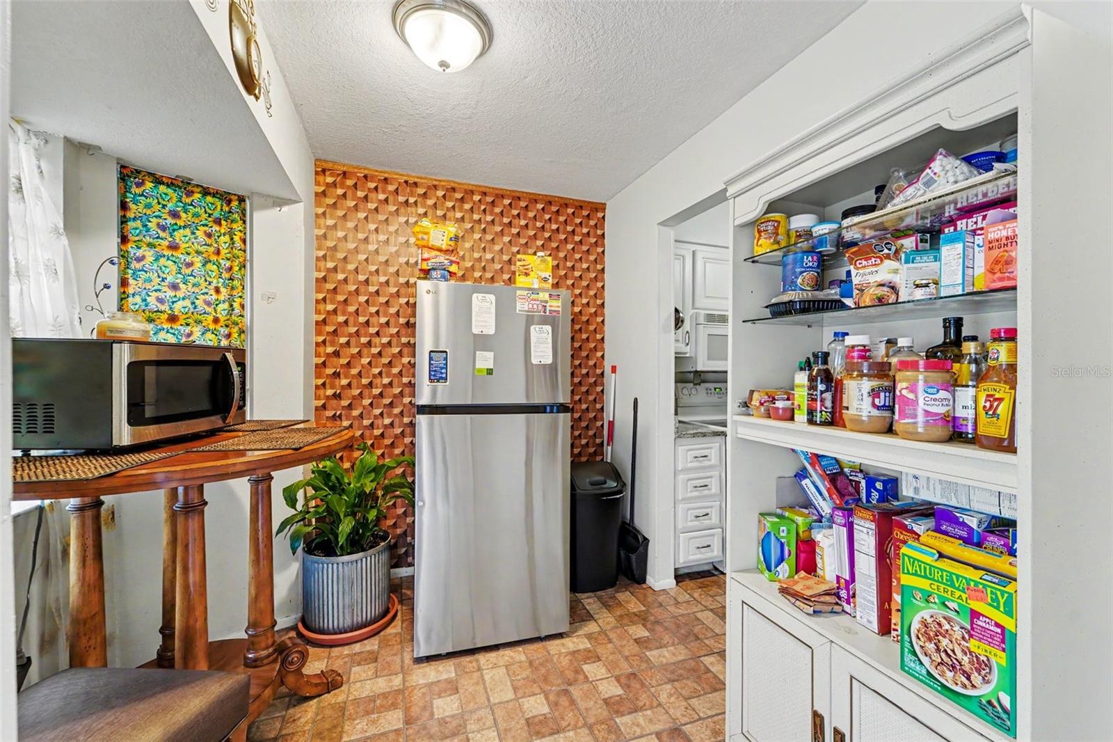 12435 Knollbrook Ln Property Photo 6