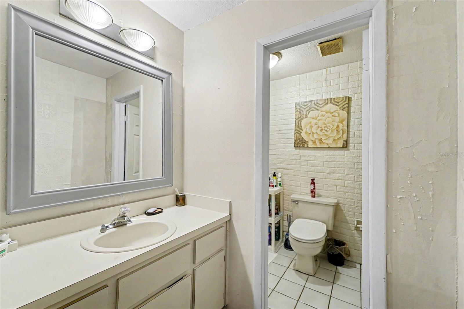 12435 Knollbrook Ln Property Photo 8