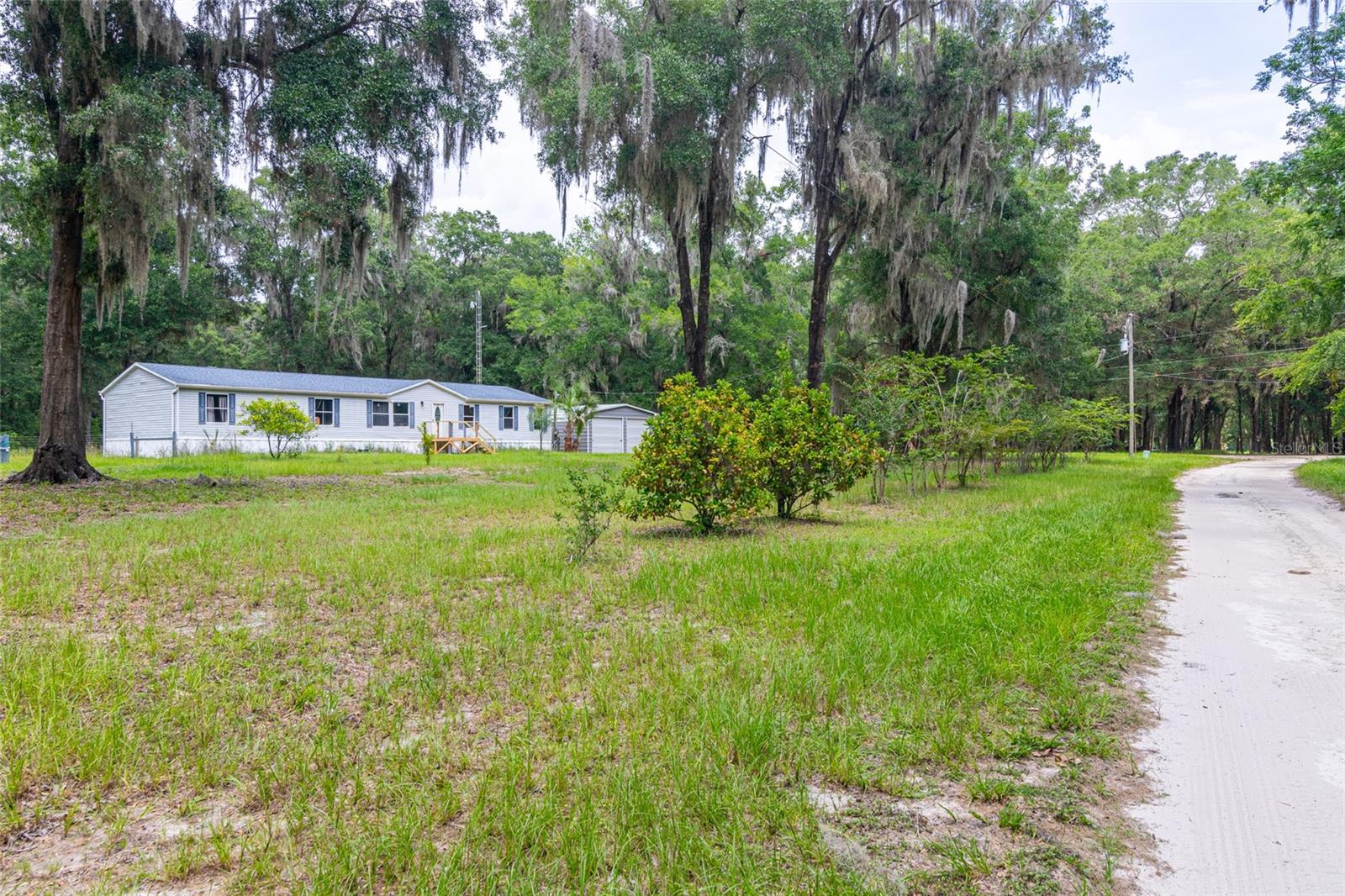 19050 Ne 3rd Ct Property Photo 3