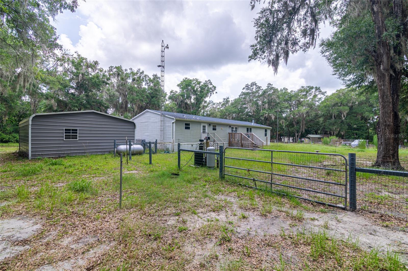 19050 Ne 3rd Ct Property Photo 4
