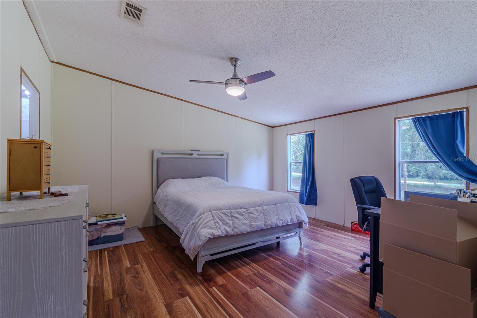 19050 Ne 3rd Ct Property Photo 6