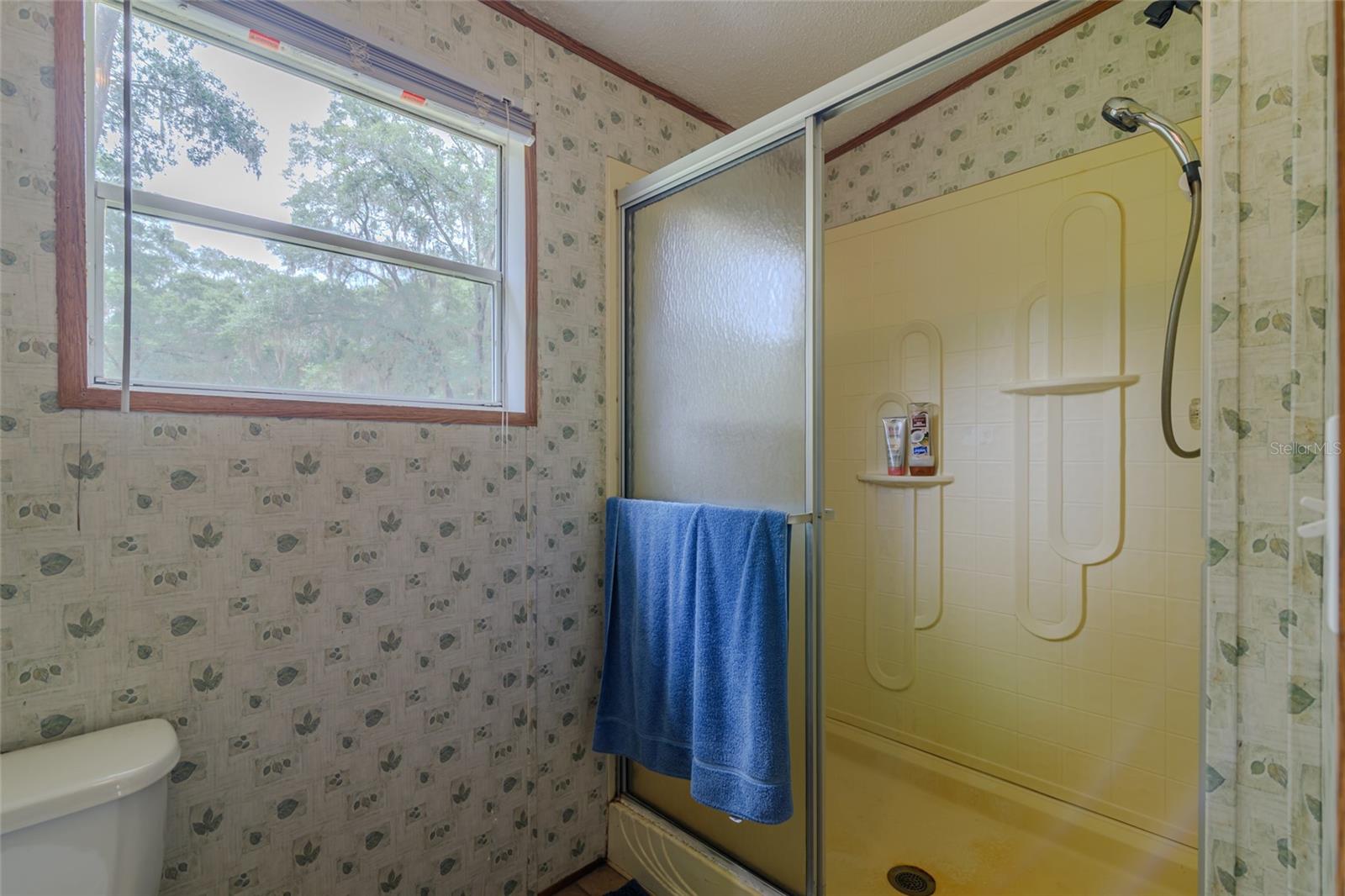 19050 Ne 3rd Ct Property Photo 8
