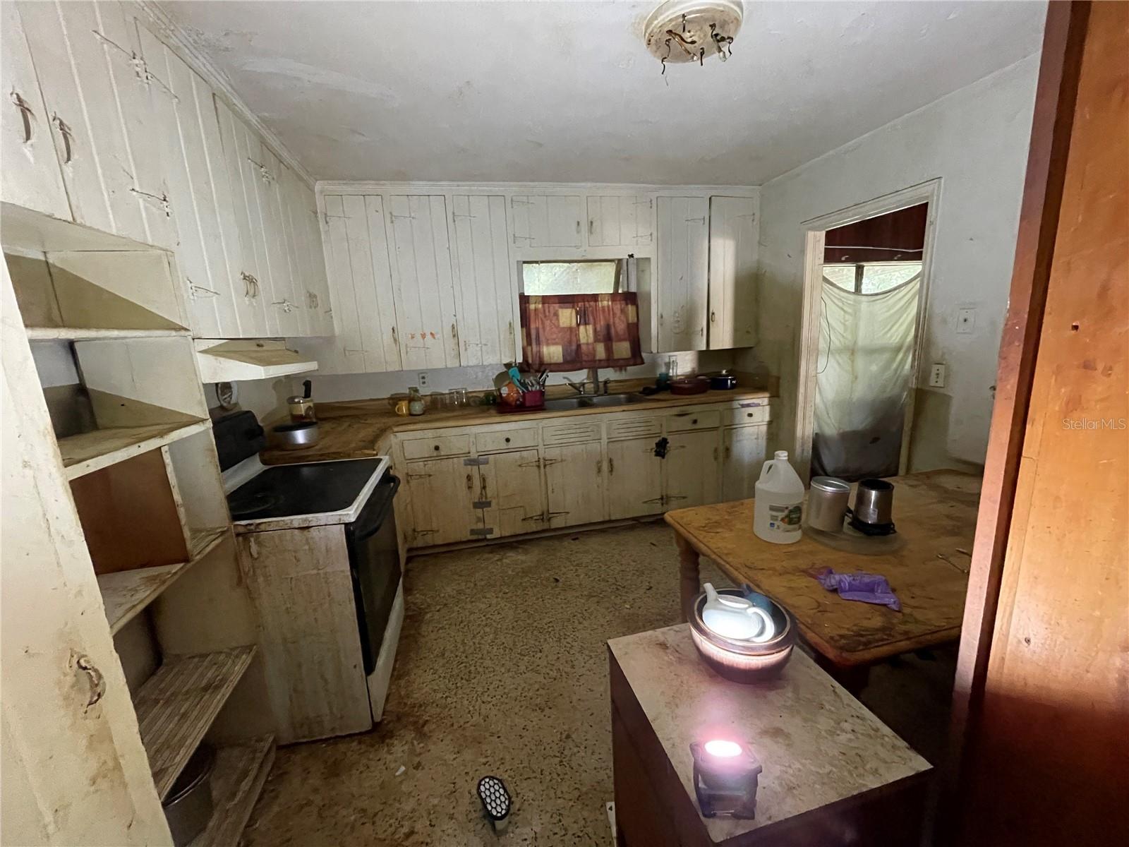 1311 S Brink Ave Property Photo 3