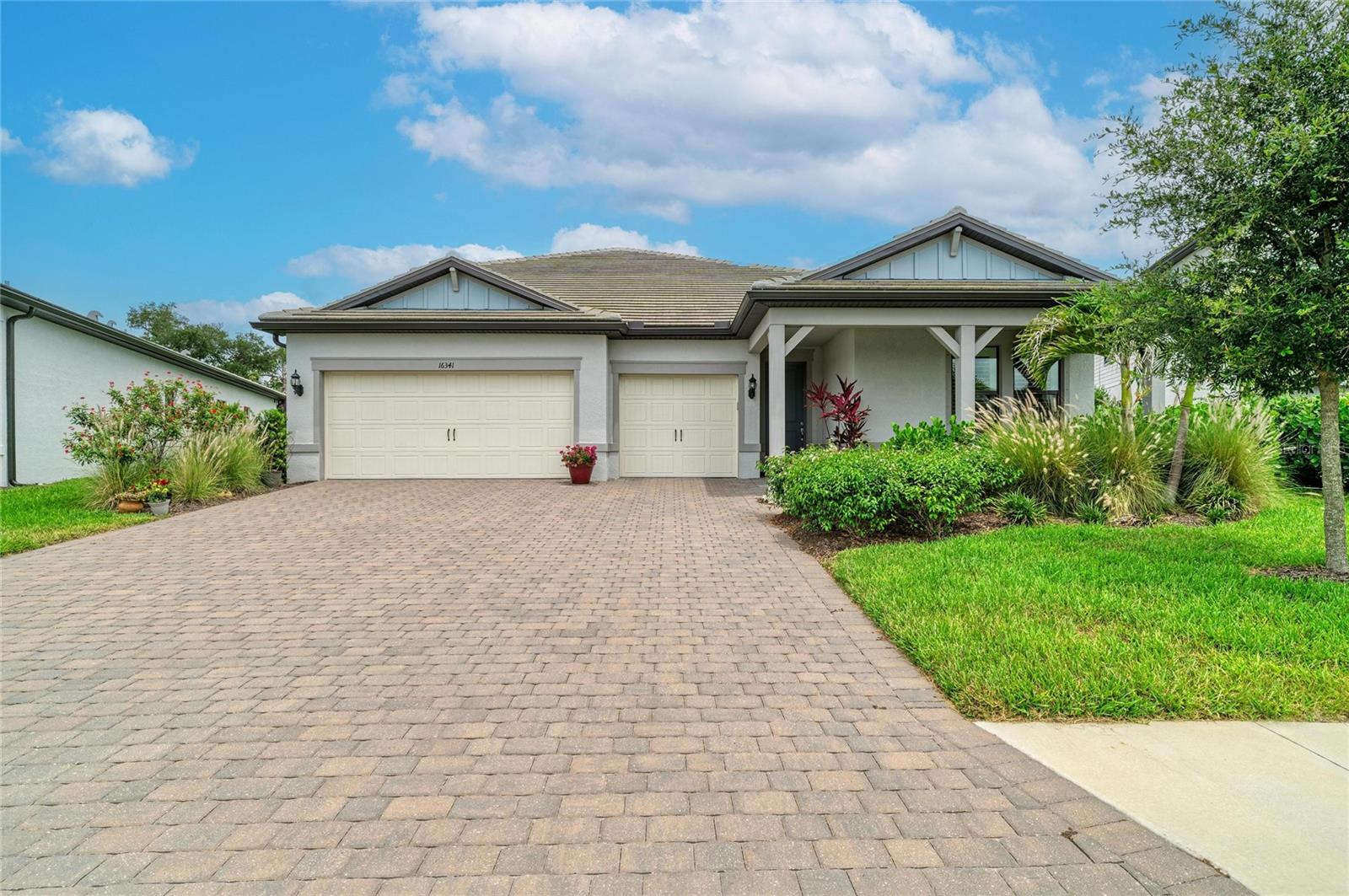 16341 Hidden Oak Loop Property Photo 4