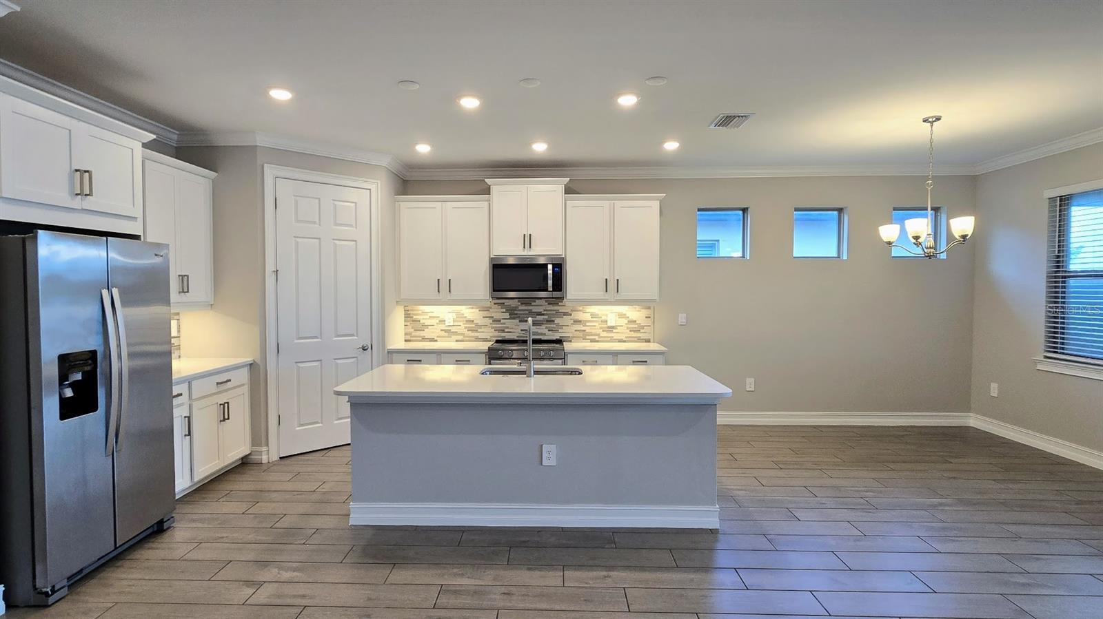 233 Vinadio Blvd Property Photo 14