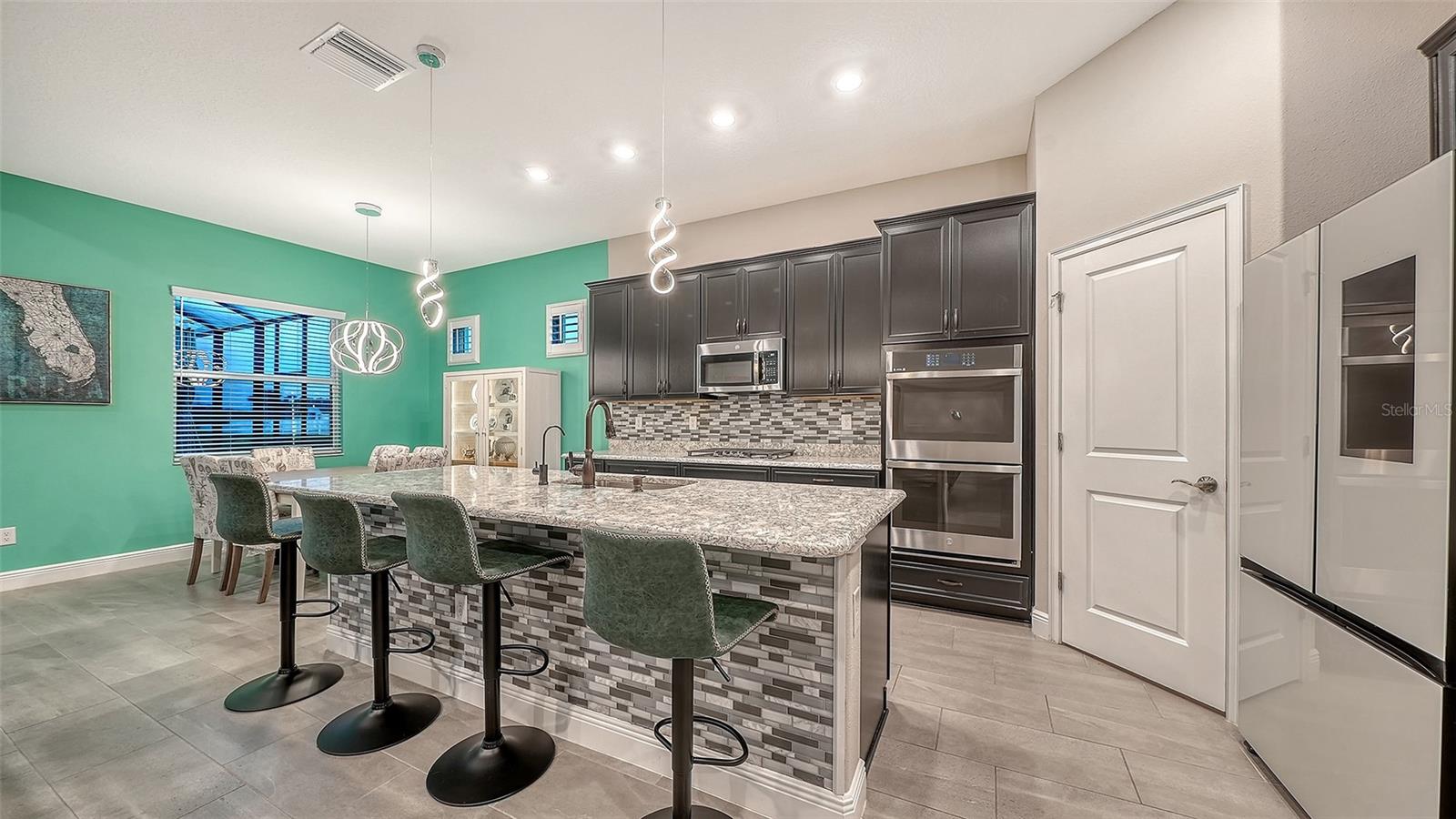 8234 Tea Olive Ter Property Photo 17