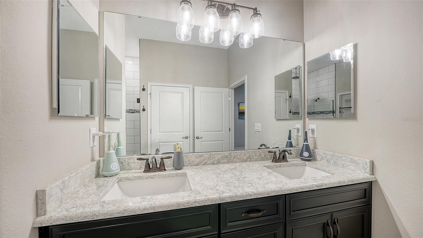 8234 Tea Olive Ter Property Photo 27