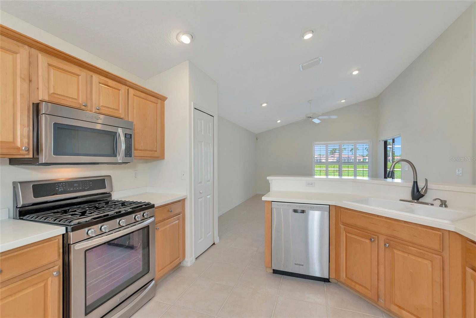 5133 Flagstone Dr Property Photo 7