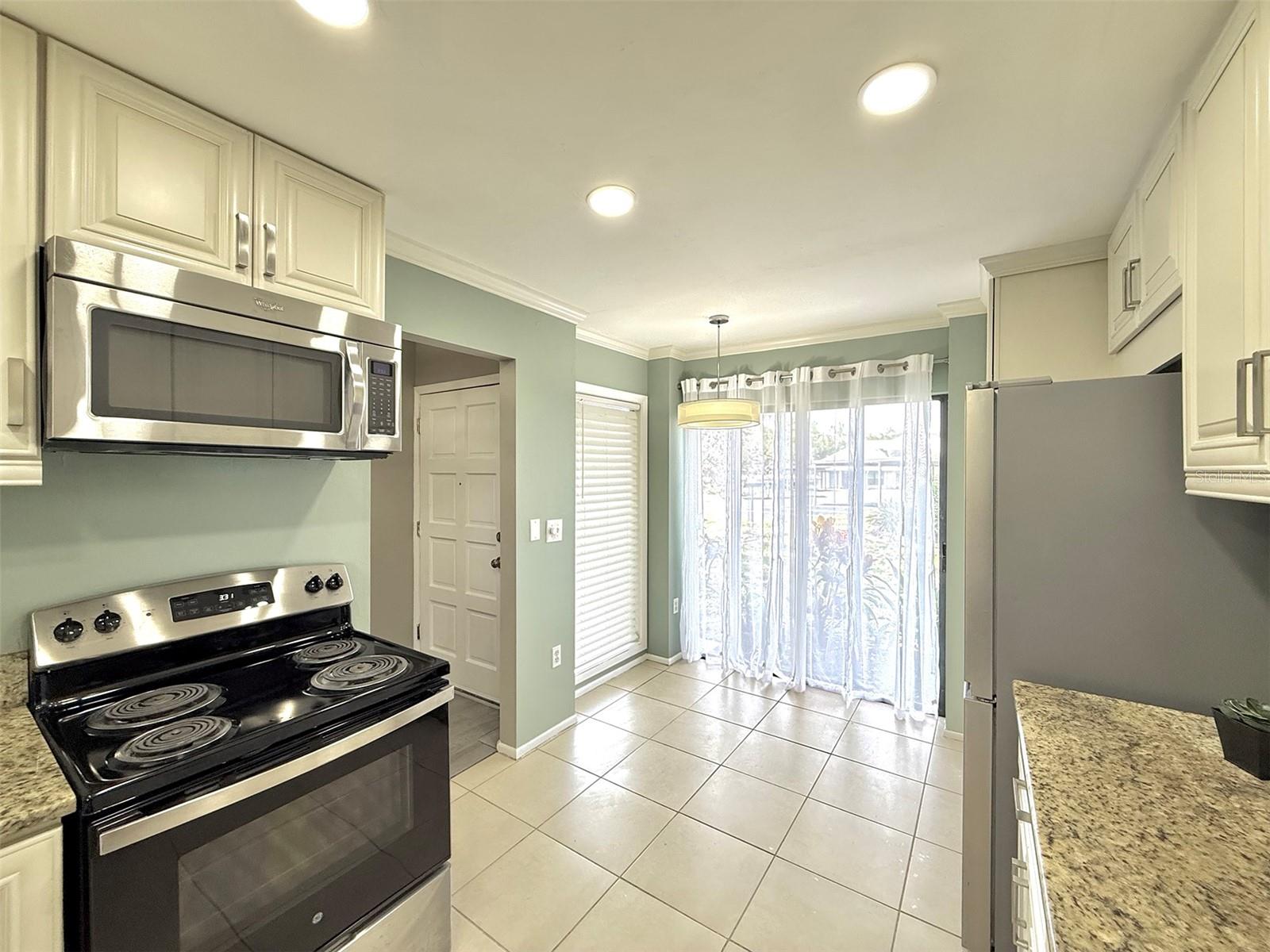 942 N Beneva Rd #v28 Property Photo 5