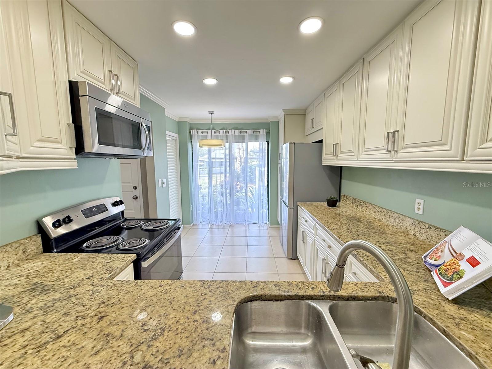 942 N Beneva Rd #v28 Property Photo 6