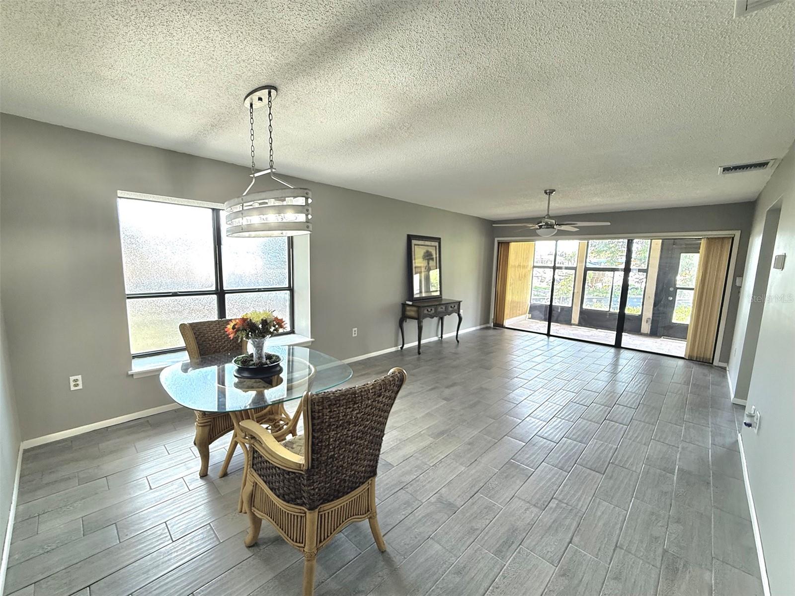 942 N Beneva Rd #v28 Property Photo 7