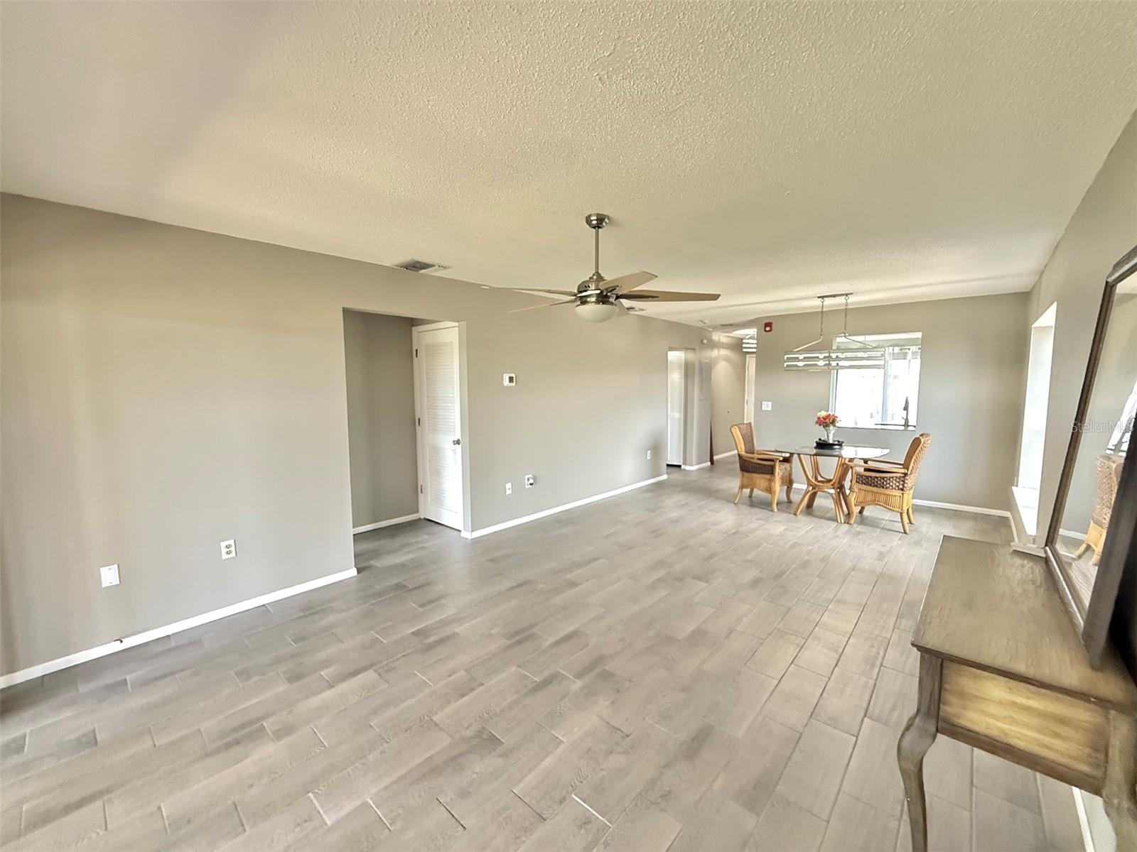 942 N Beneva Rd #v28 Property Photo 8