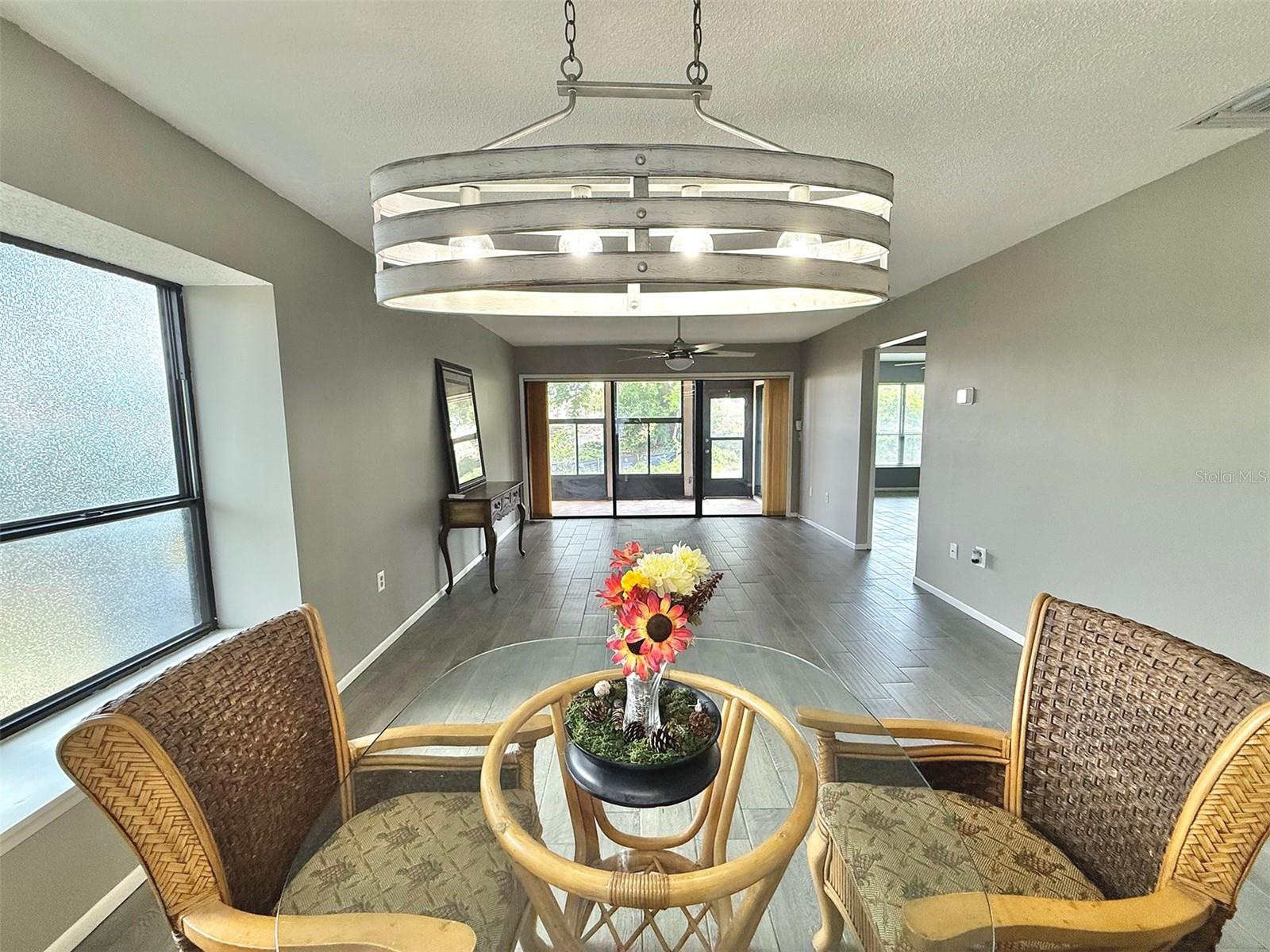 942 N Beneva Rd #v28 Property Photo 10