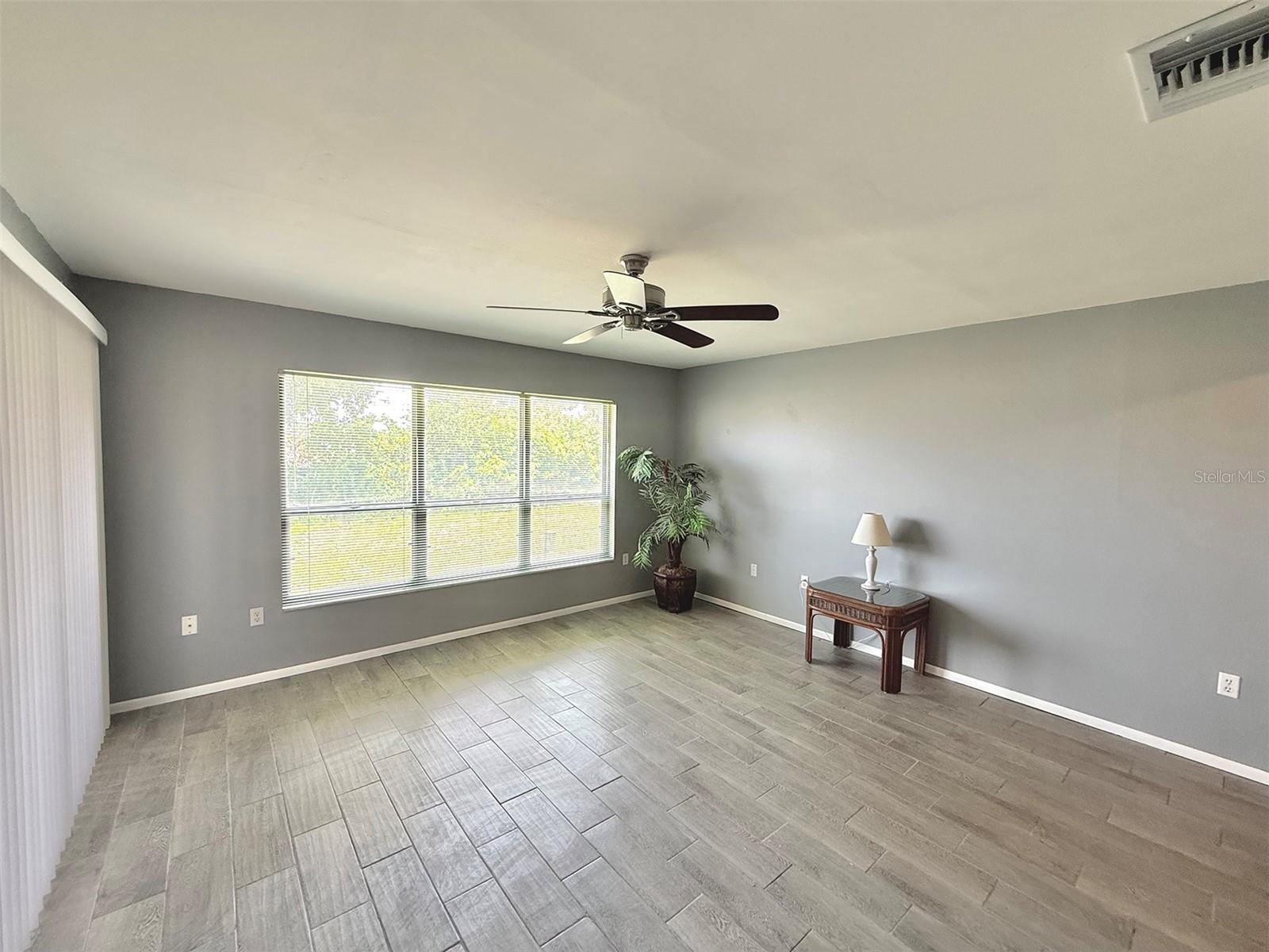 942 N Beneva Rd #v28 Property Photo 11
