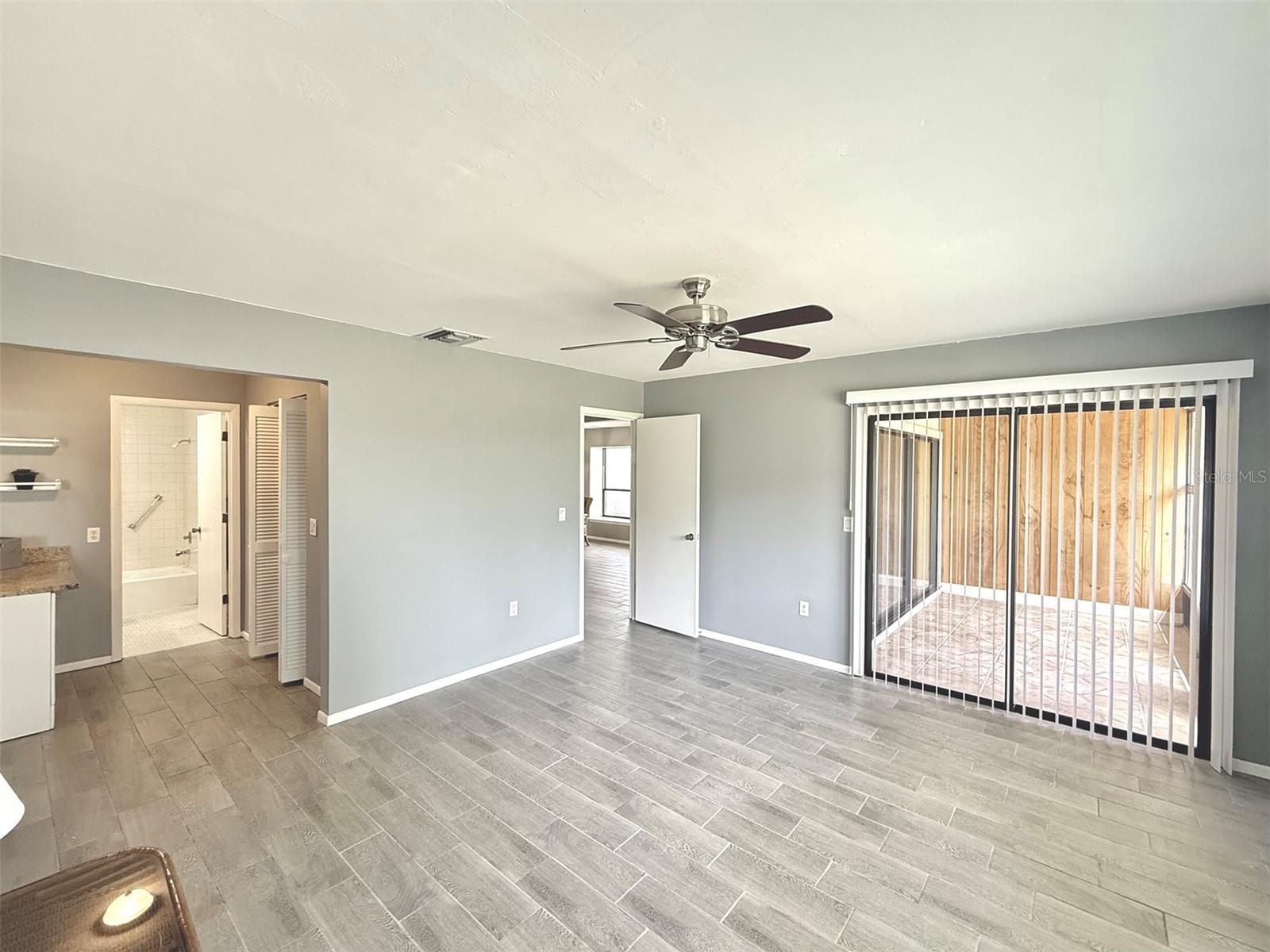 942 N Beneva Rd #v28 Property Photo 12