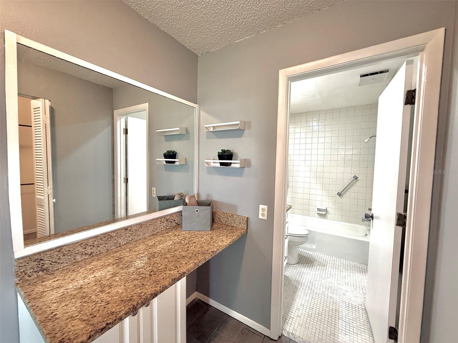 942 N Beneva Rd #v28 Property Photo 14